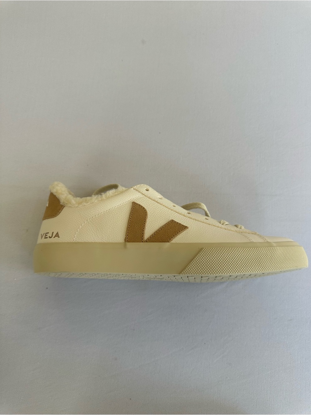 Veja Chrome Free leather Sneakers Lace up w/Tan V Logo and Faux Fur Lining 8/10 - Picture 13 of 16